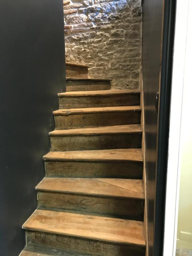 Sous Le Haut Des Remparts Beaune  Eksteriør bilde